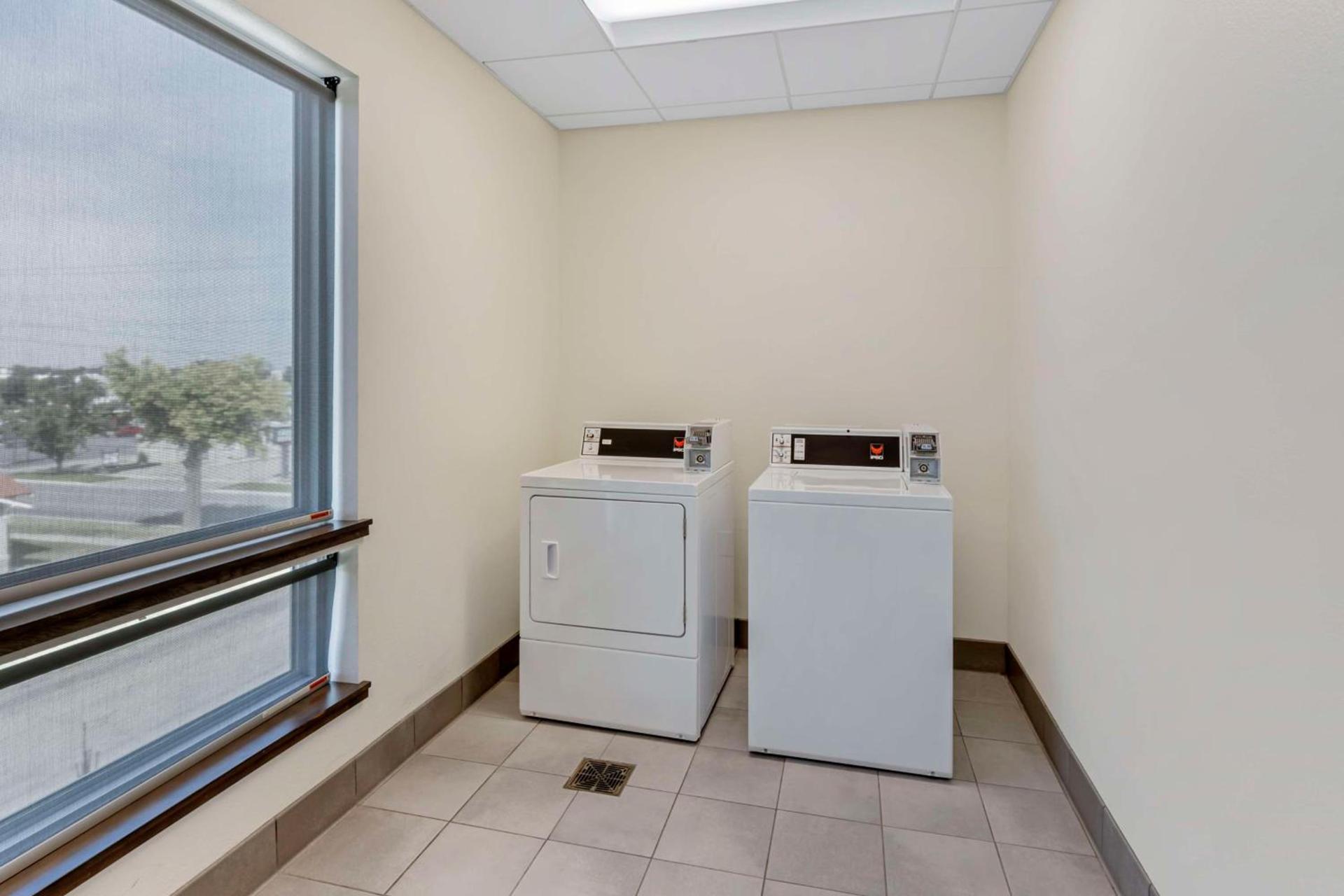Best Western Plus Peppertree Nampa Civic Center Inn photo 20