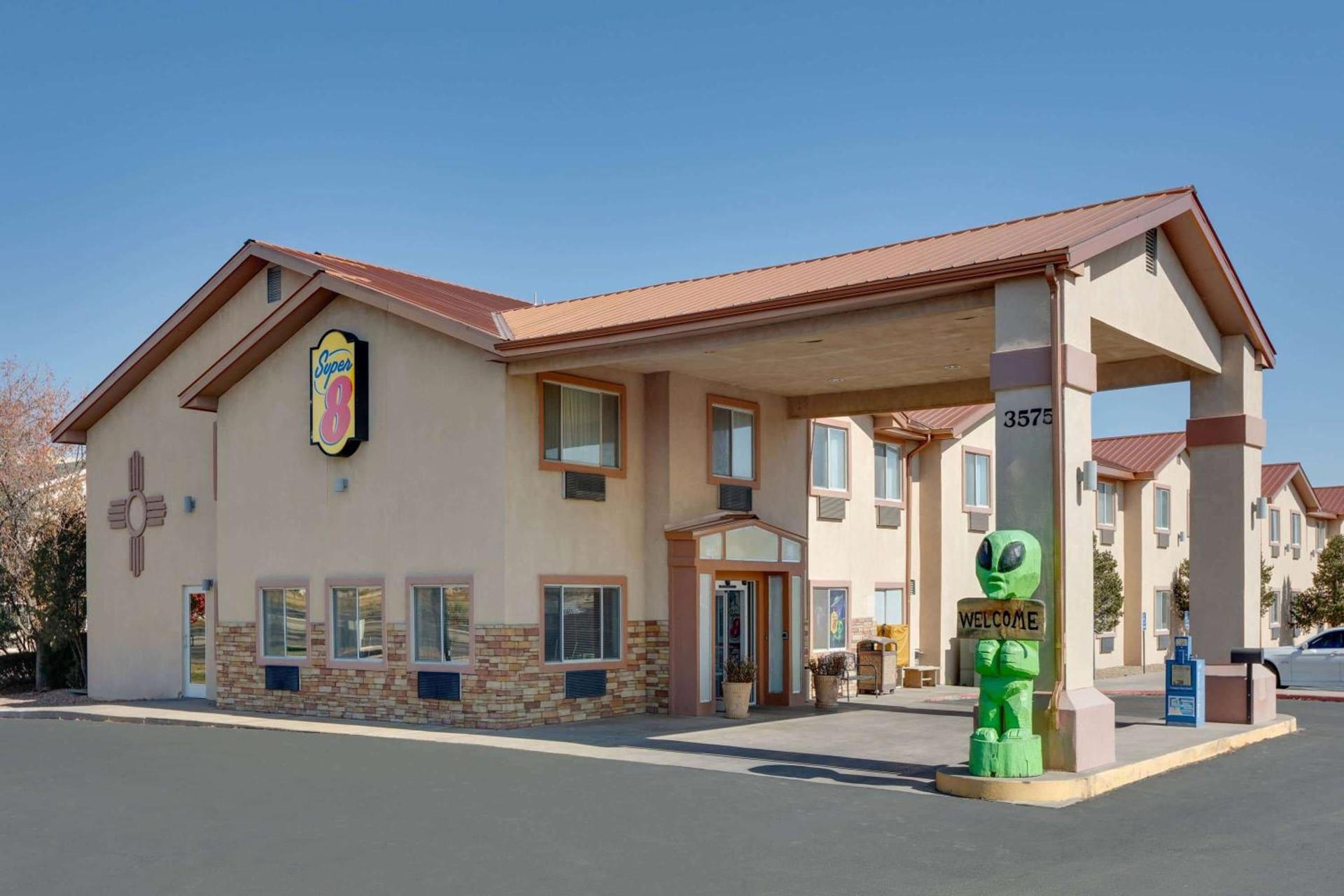 Super 8 by Wyndham Roswell photo 3