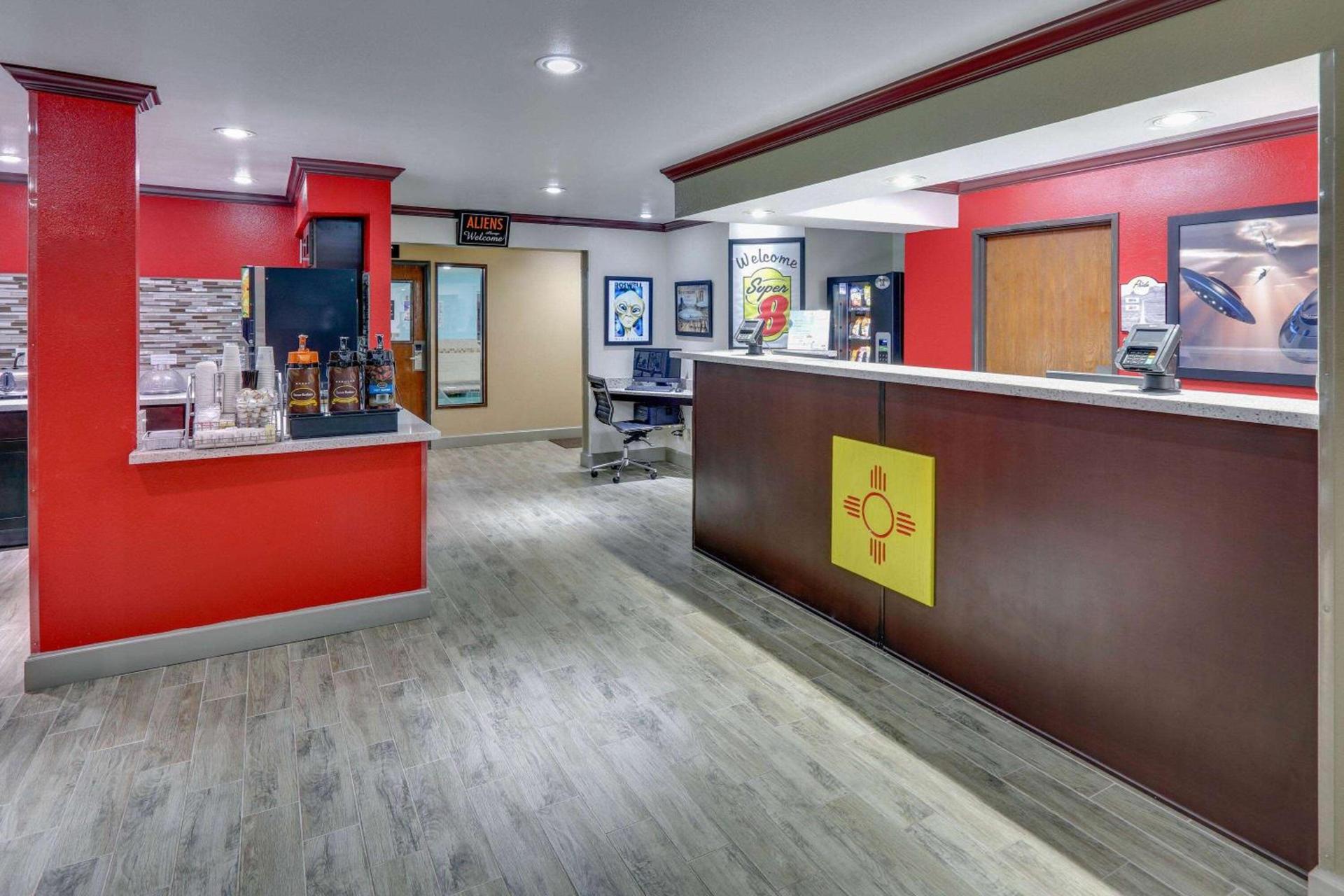 Super 8 by Wyndham Roswell photo 6