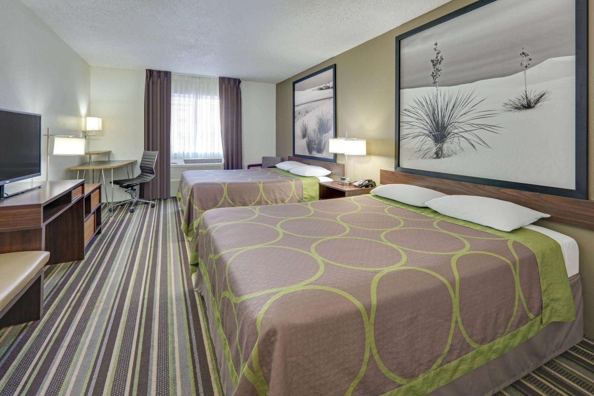 Super 8 by Wyndham Roswell photo 9