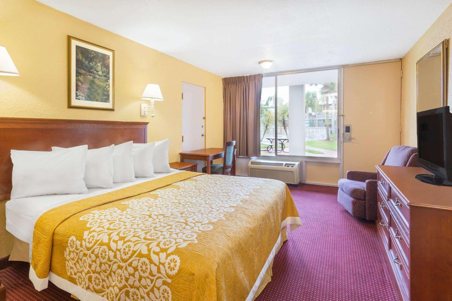 Howard Johnson by Wyndham Orlando-International Drive photo 25