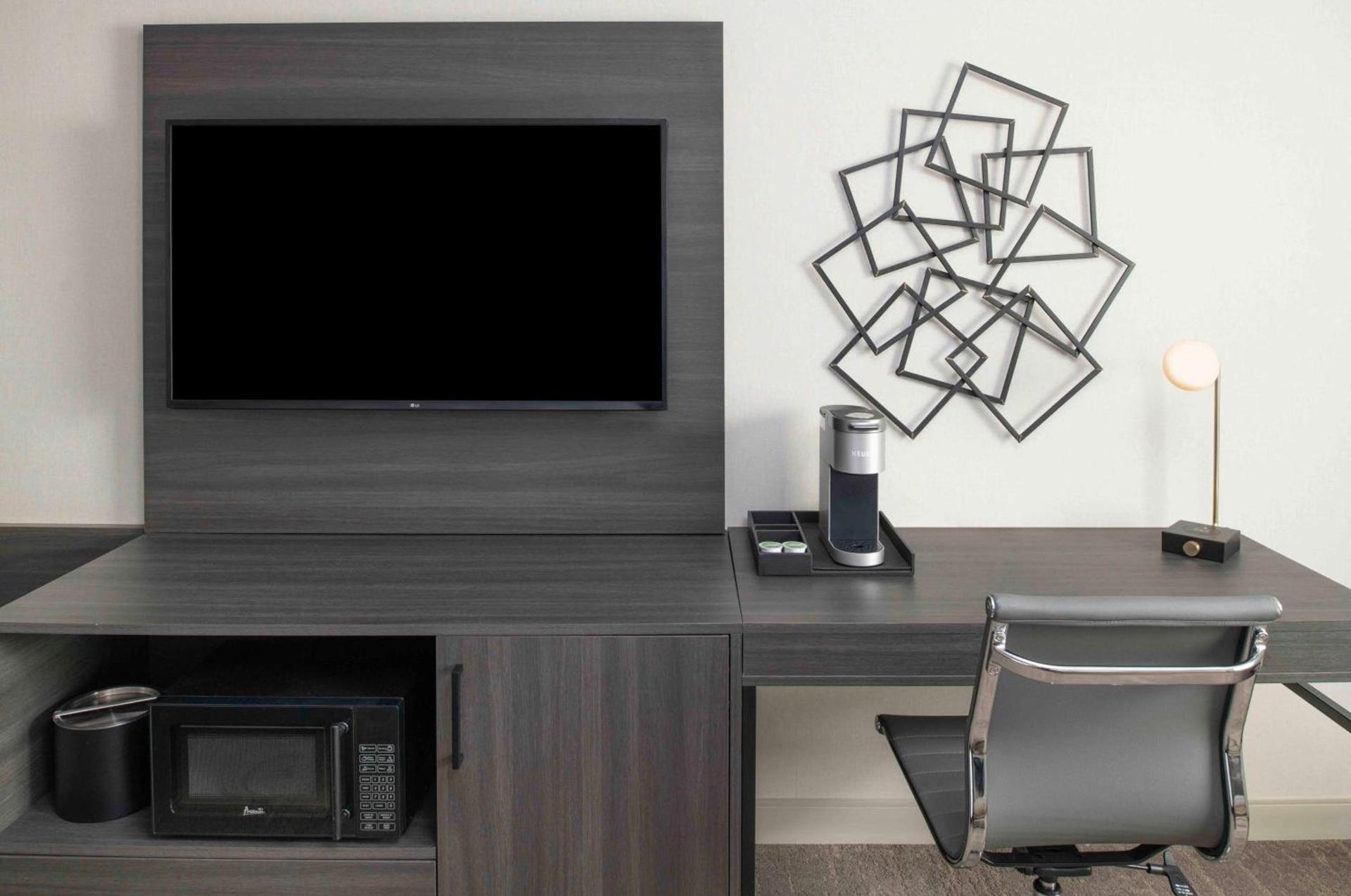 Holiday Inn Express South Burlington - Downtown by IHG photo 32