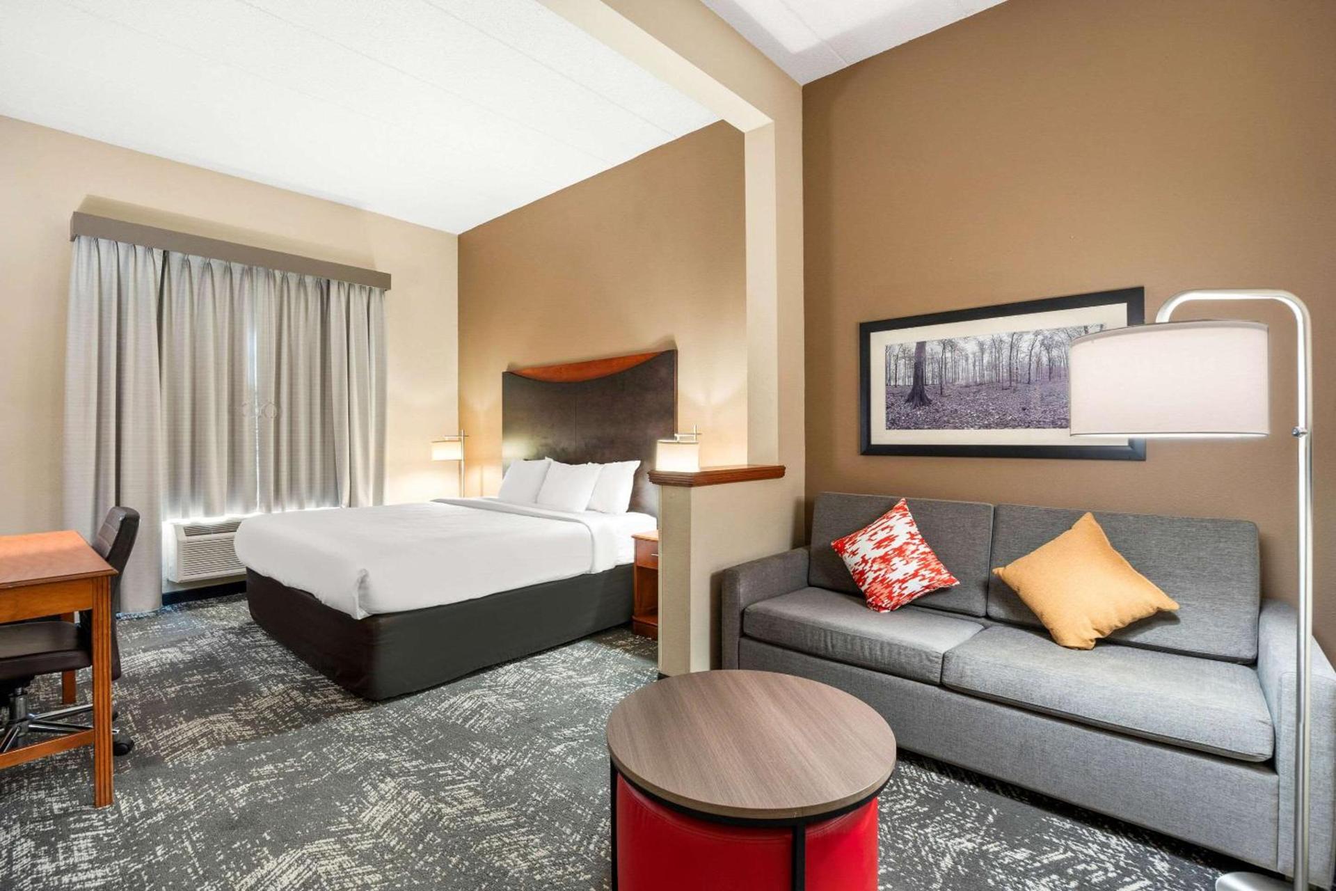 Comfort Suites Columbia at Harbison photo 7