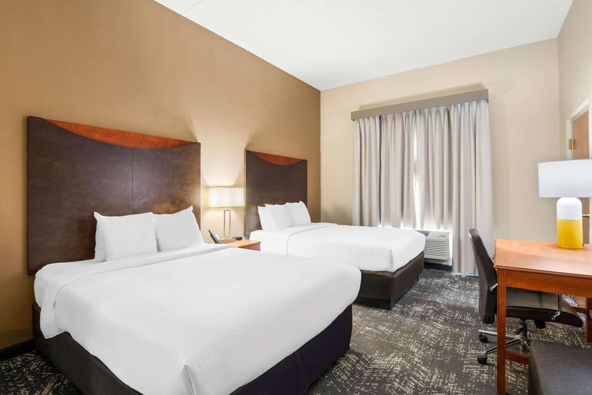 Comfort Suites Columbia at Harbison photo 11