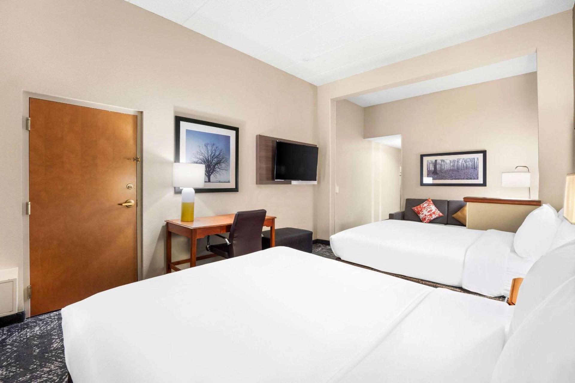 Comfort Suites Columbia at Harbison photo 13