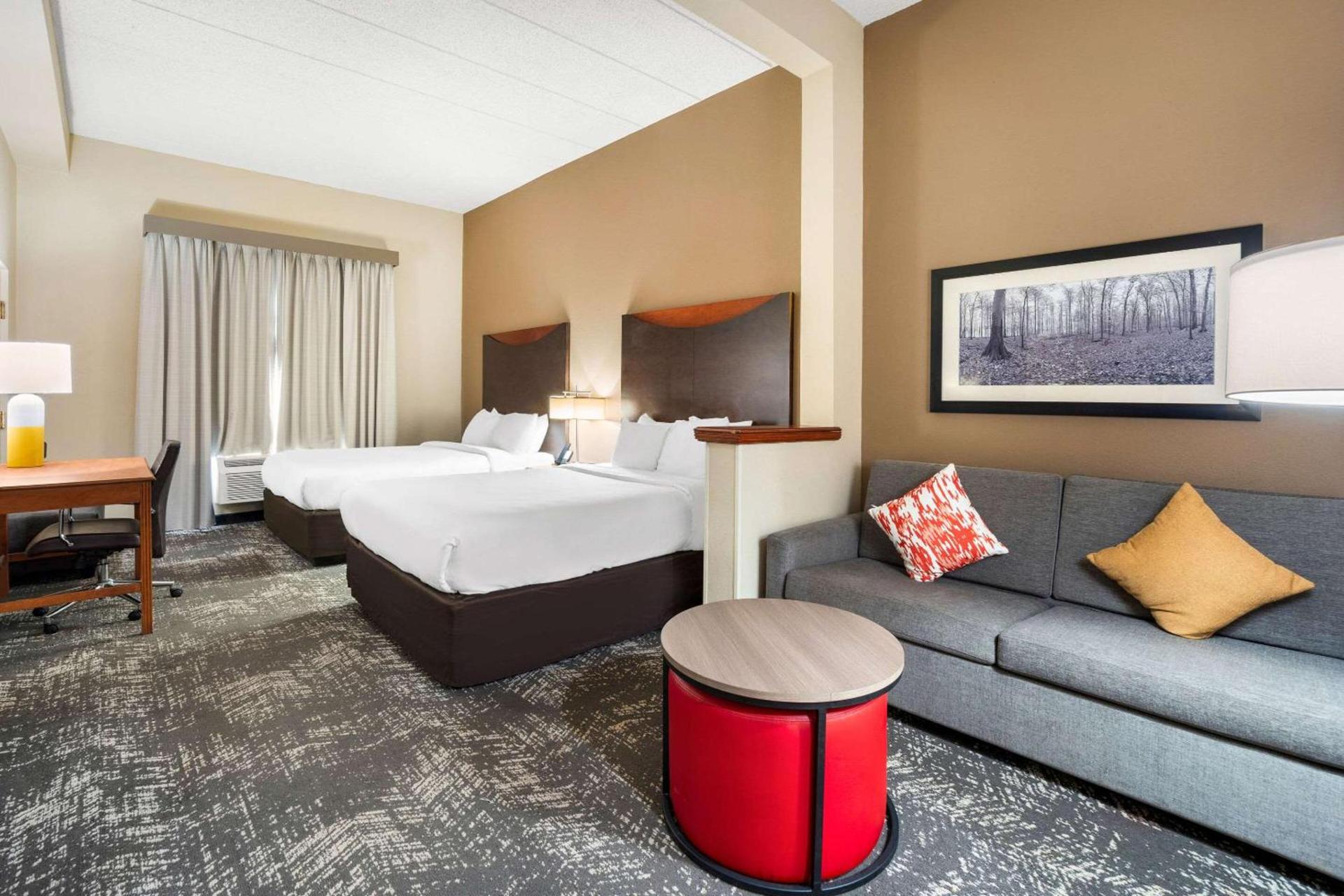Comfort Suites Columbia at Harbison photo 18
