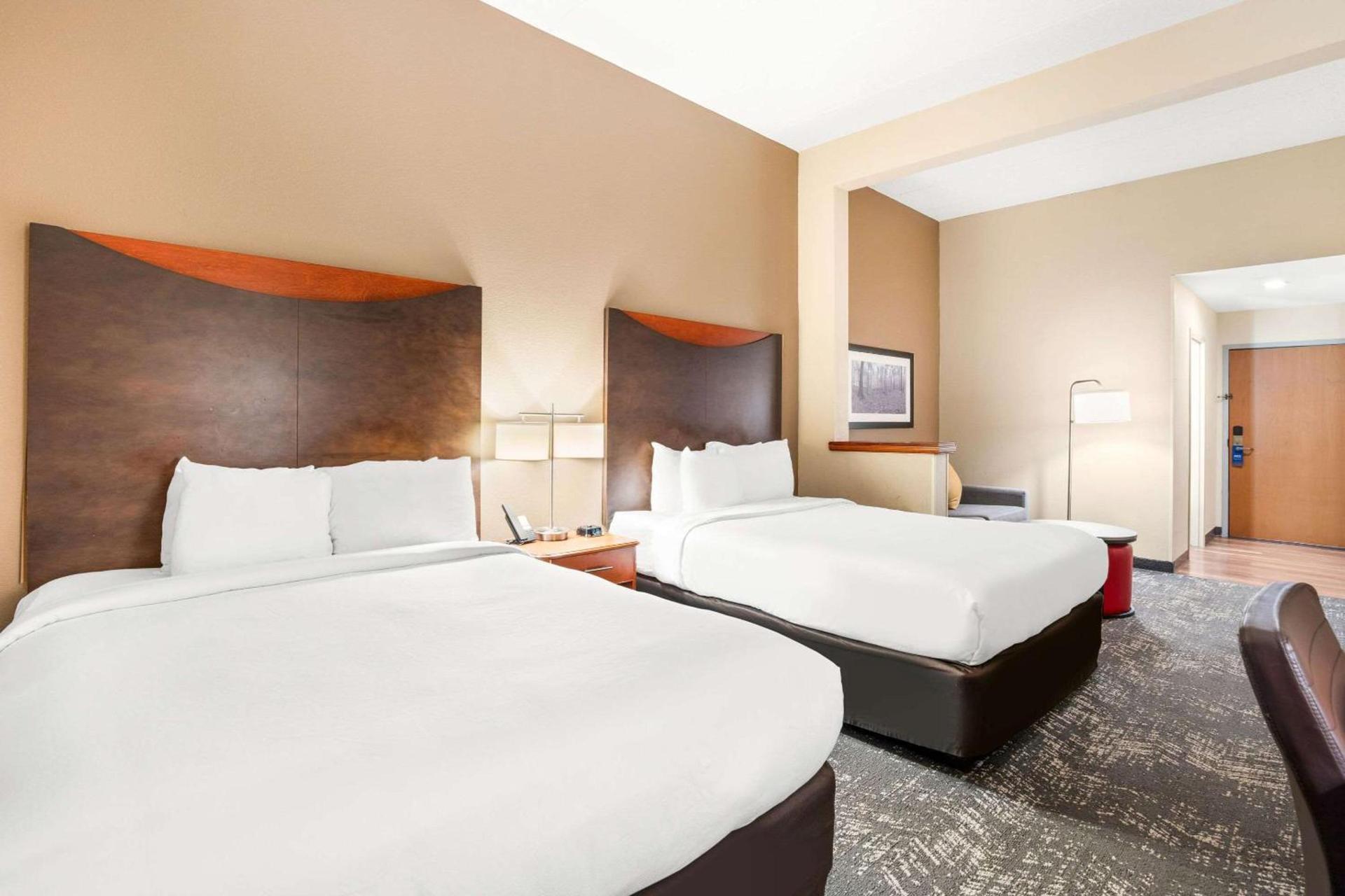 Comfort Suites Columbia at Harbison photo 20