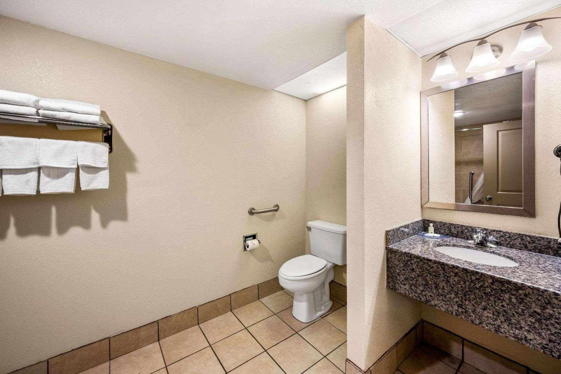 Quality Inn Bulls Gap photo 10