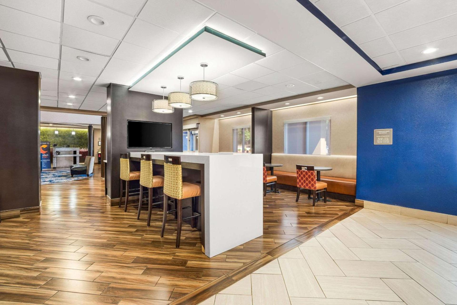 Comfort Suites Columbia at Harbison photo 26