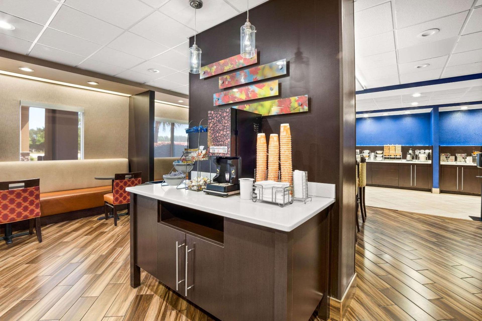 Comfort Suites Columbia at Harbison photo 28