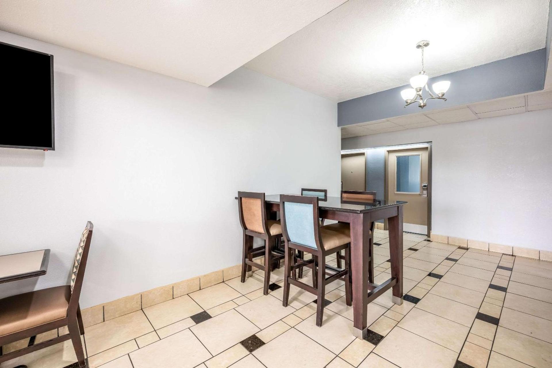 Quality Inn Bulls Gap photo 28