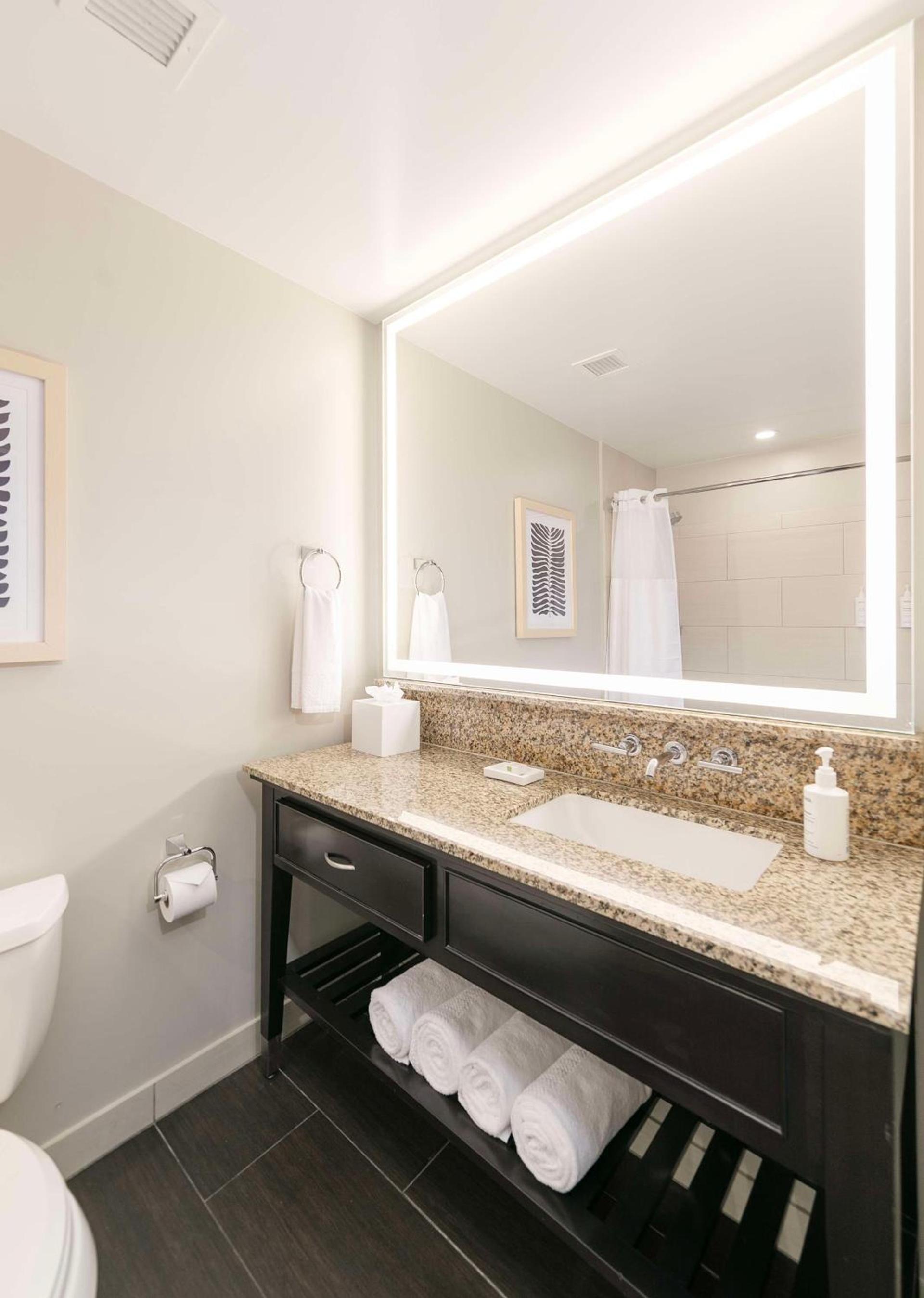 Jamaica Bay Inn Marina Del Rey Tapestry Collection by Hilton photo 17