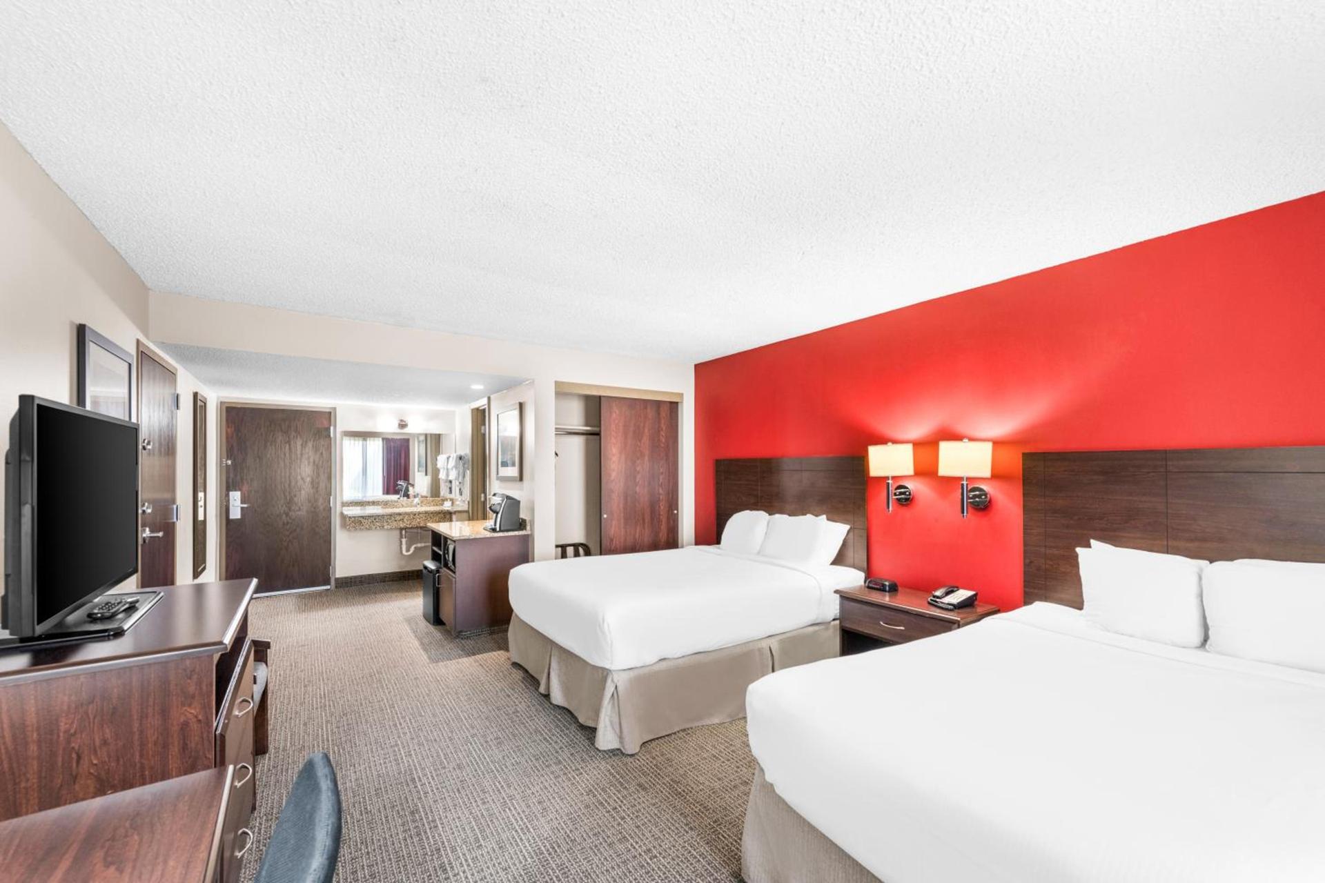 Quality Inn & Suites Columbus photo 57