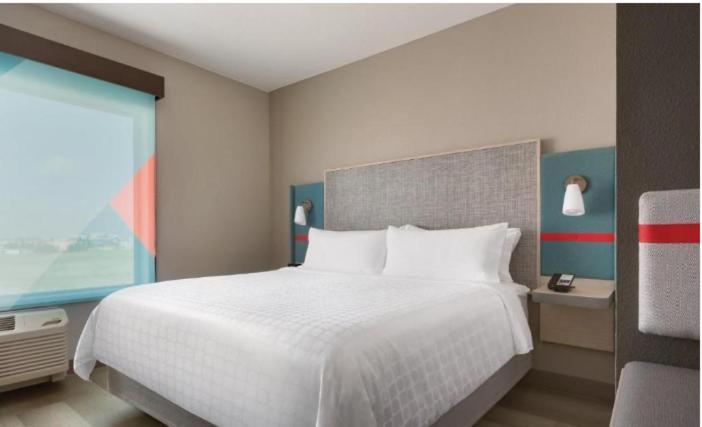 avid hotel Oak Creek by IHG photo 3