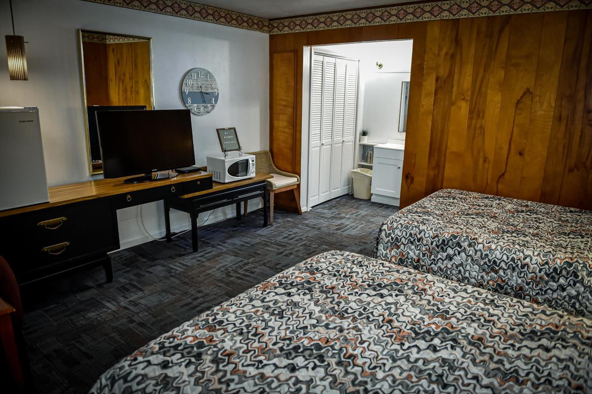 Benton Motel photo 46