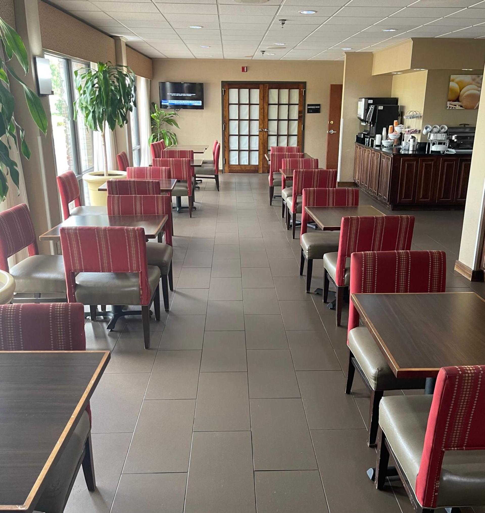 Ardmore Inn & Suites Ardmore photo 42