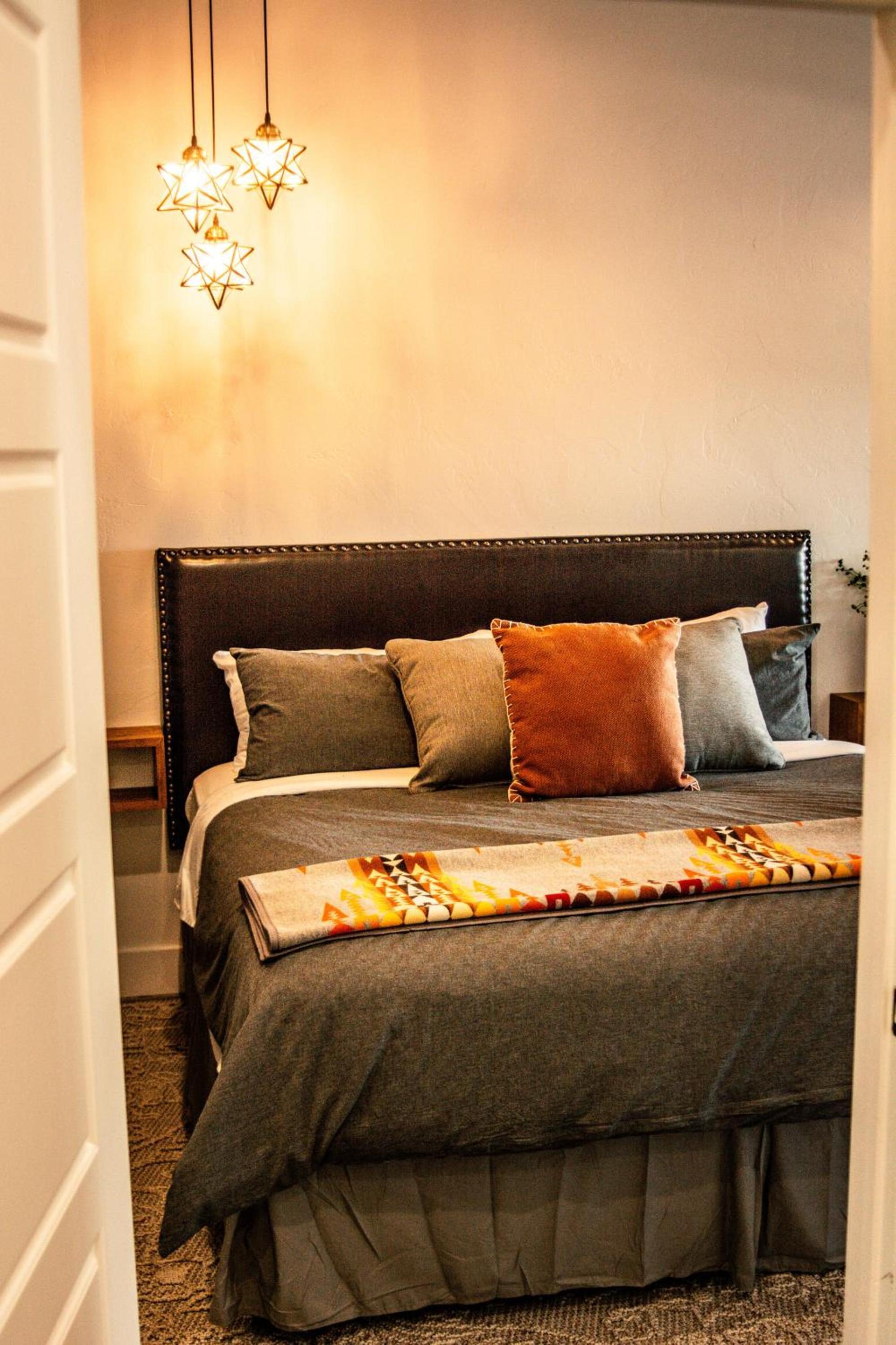 Pendleton Pointe photo 62