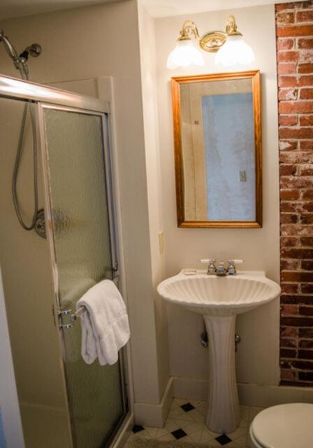 High Tide Inn on the Ocean, Motel and Cottages photo 23
