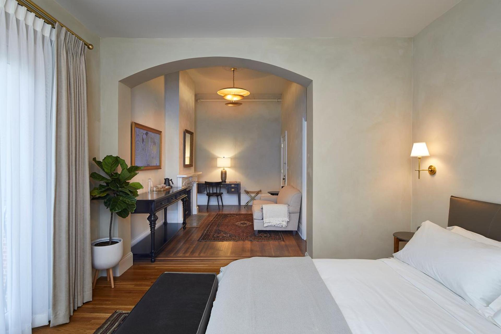 Heights House Hotel photo 7