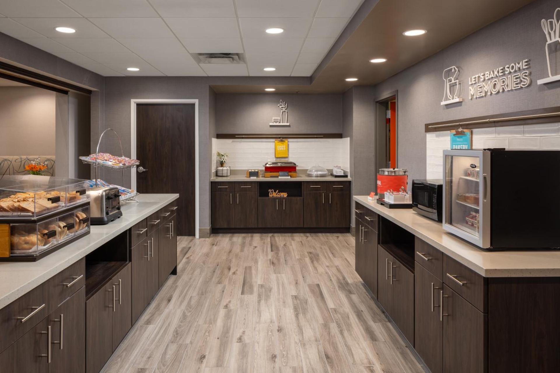 Hampton Inn & Suites Manteca photo 59