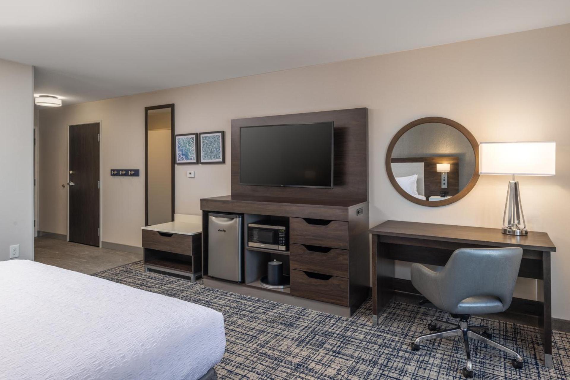 Hampton Inn & Suites Manteca photo 80