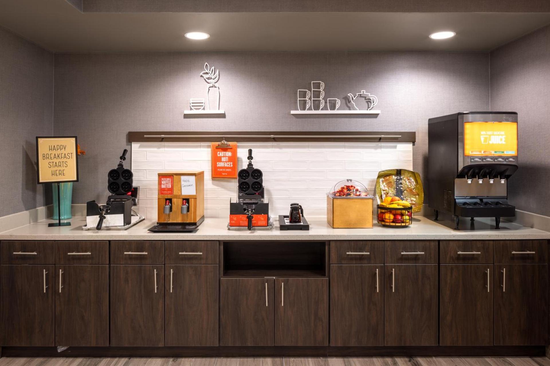 Hampton Inn & Suites Manteca photo 61