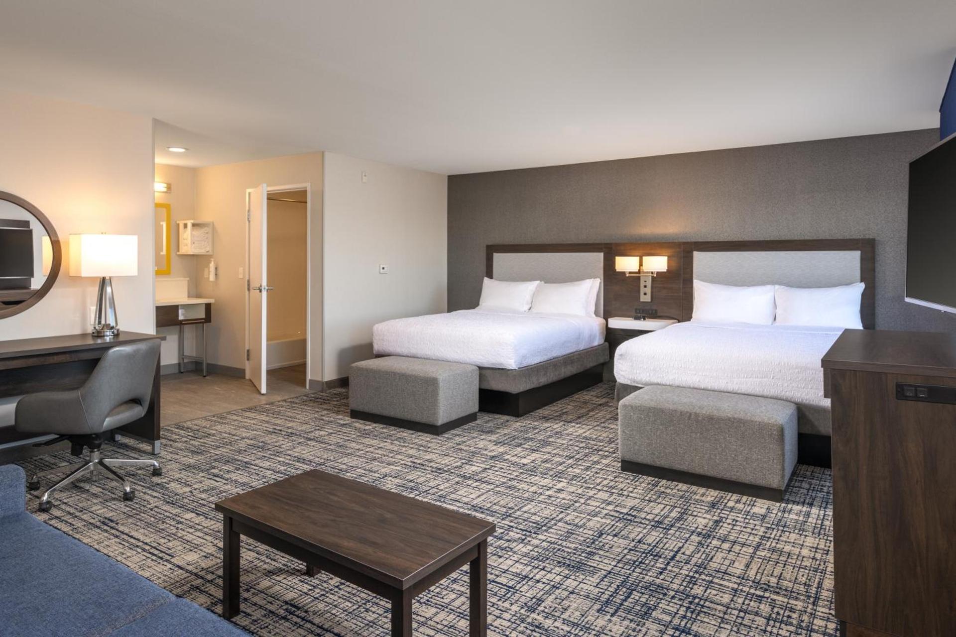Hampton Inn & Suites Manteca photo 89
