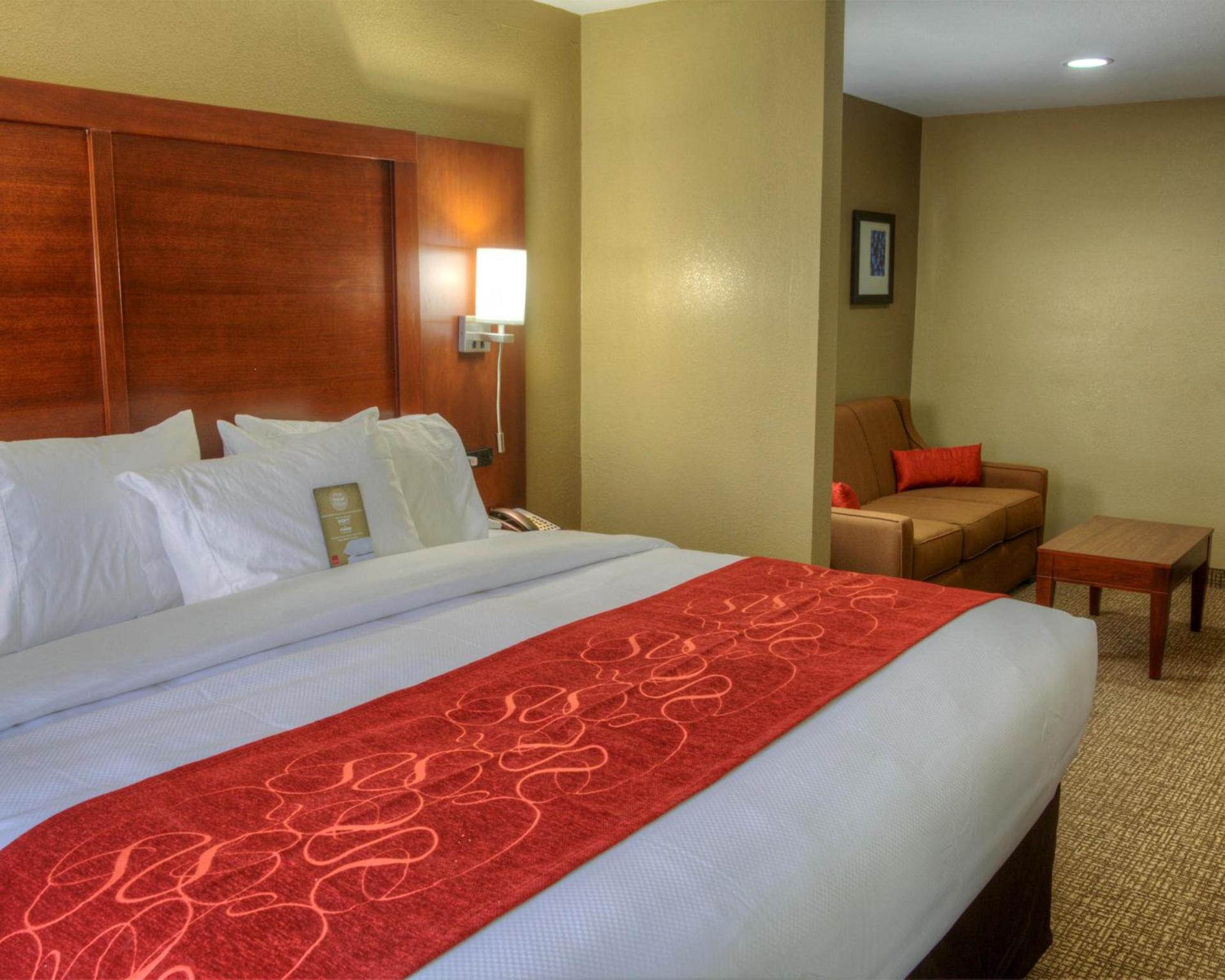 Comfort Suites Plymouth near US-30 photo 12