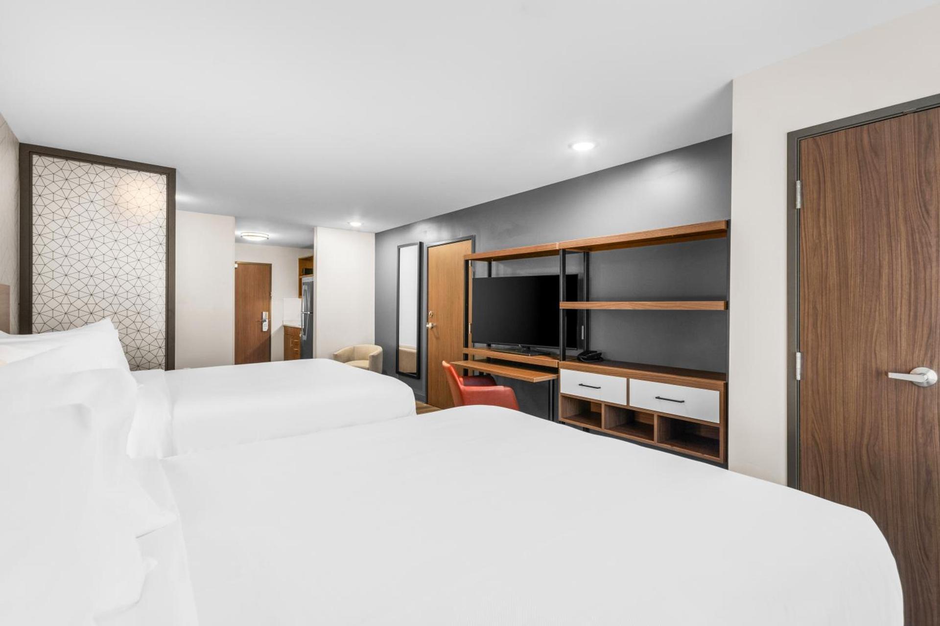 Everhome Suites Lexington - Horse Park photo 49