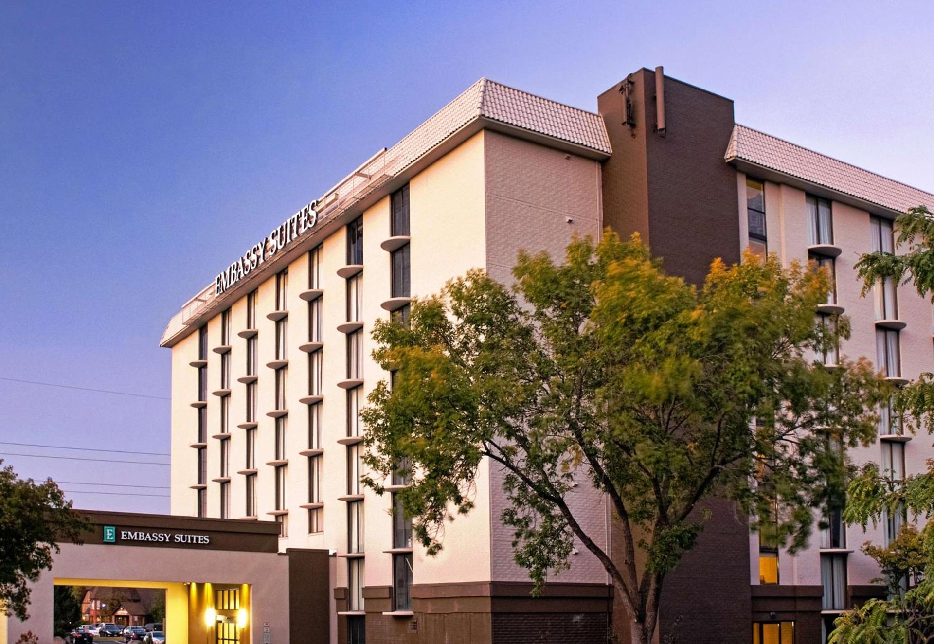 Embassy Suites by Hilton Minneapolis Bloomington Edina photo 2