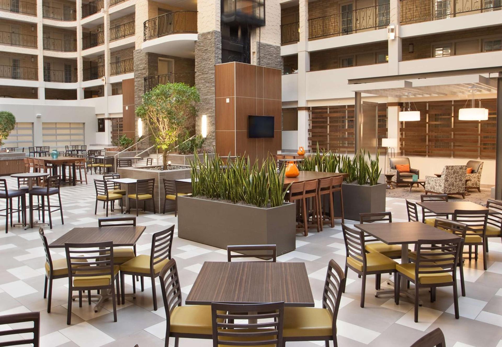 Embassy Suites by Hilton Minneapolis Bloomington Edina photo 5