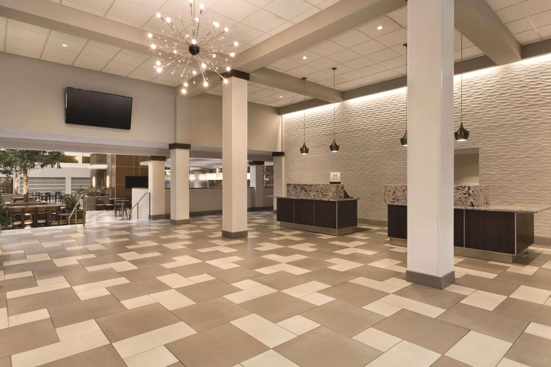 Embassy Suites by Hilton Minneapolis Bloomington Edina photo 10