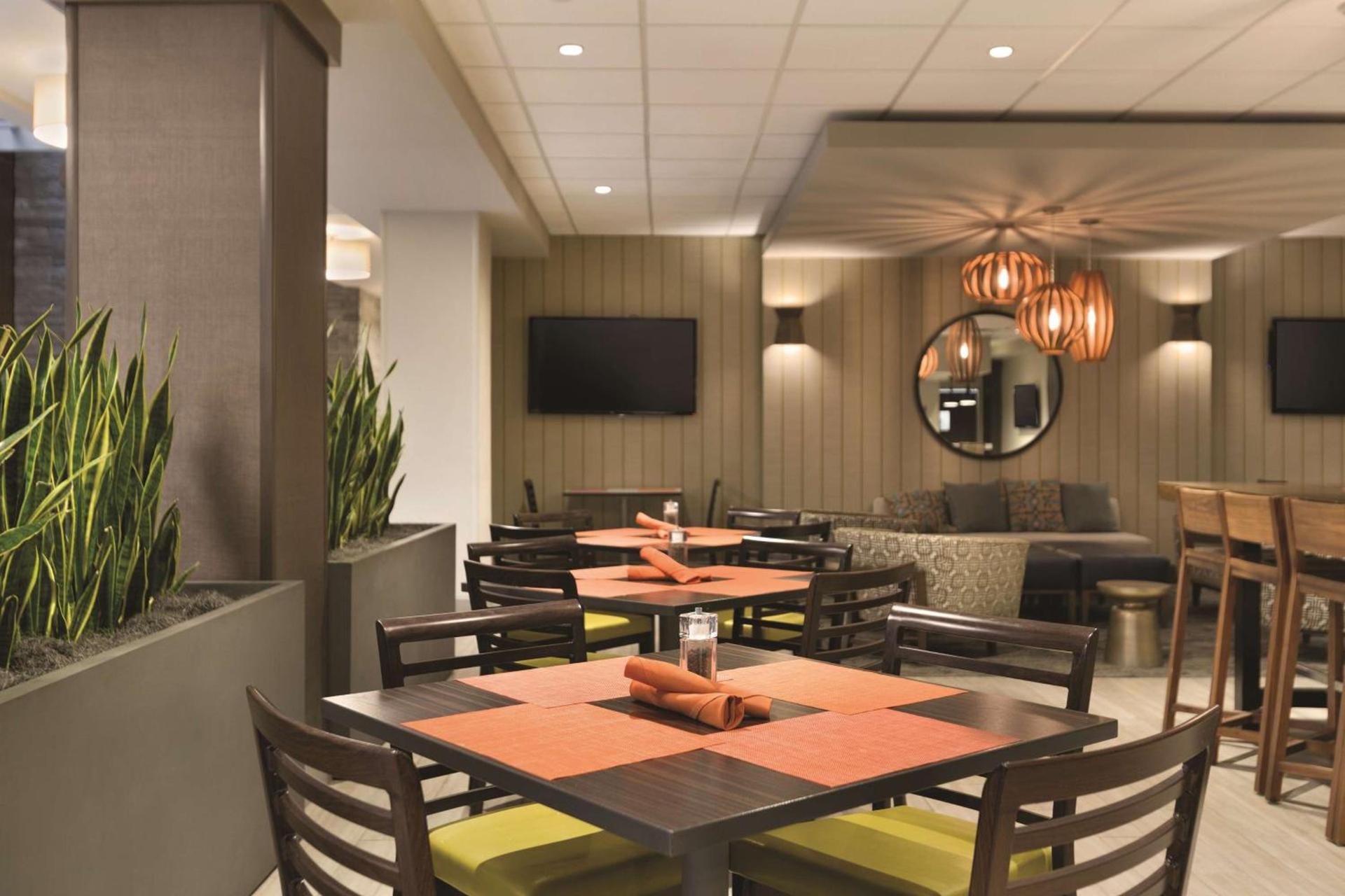 Embassy Suites by Hilton Minneapolis Bloomington Edina photo 20