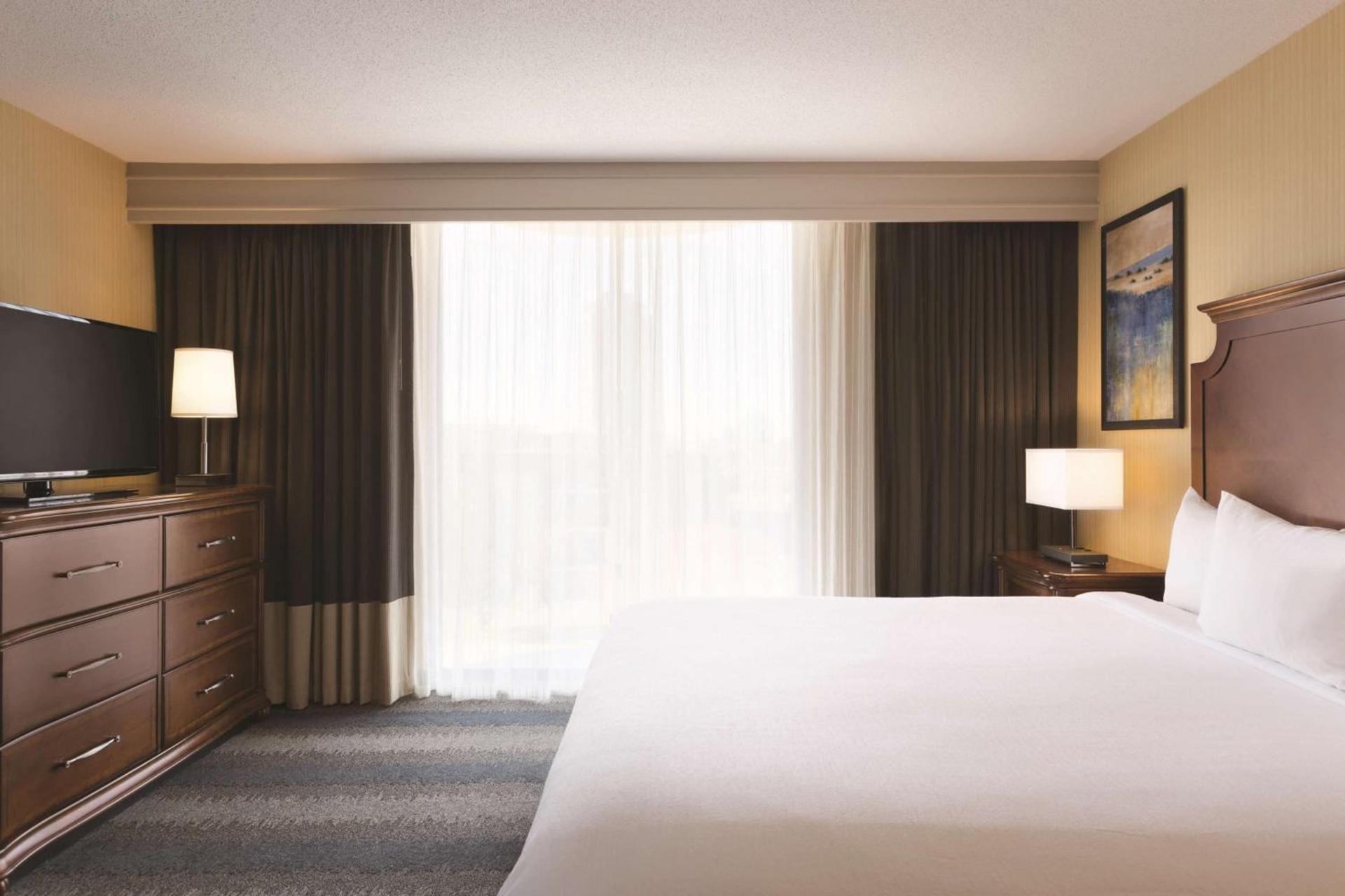 Embassy Suites by Hilton Minneapolis Bloomington Edina photo 35