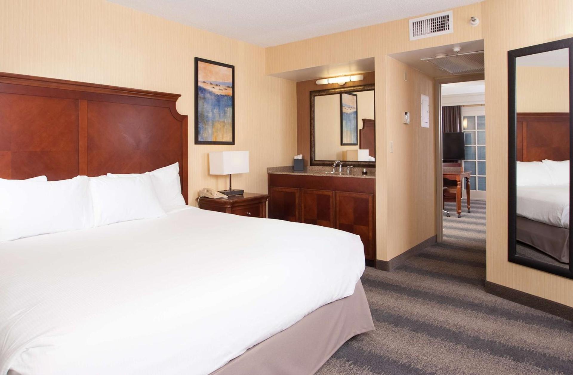 Embassy Suites by Hilton Minneapolis Bloomington Edina photo 38