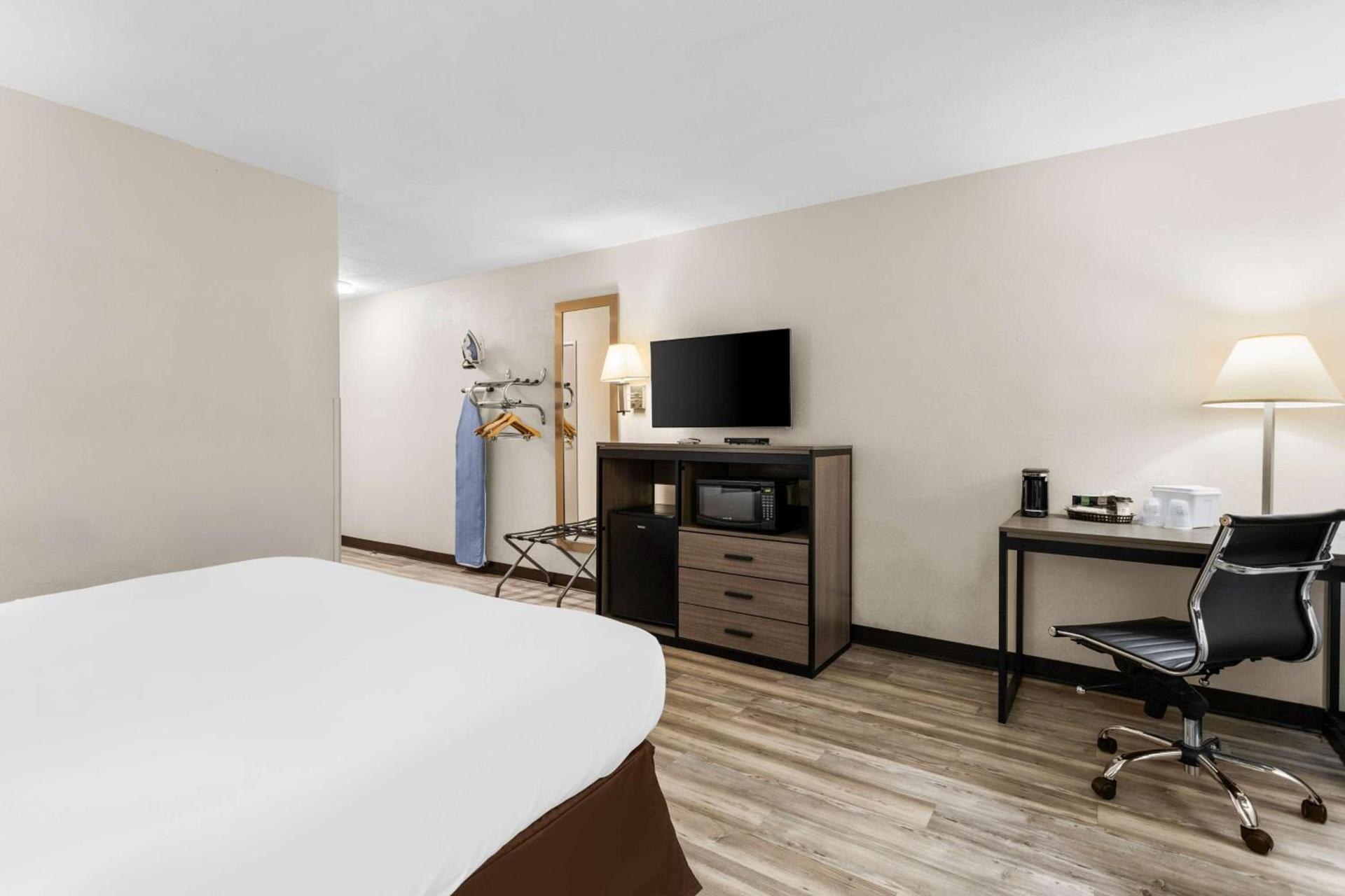 SureStay Hotel by Best Western Albuquerque Midtown photo 15