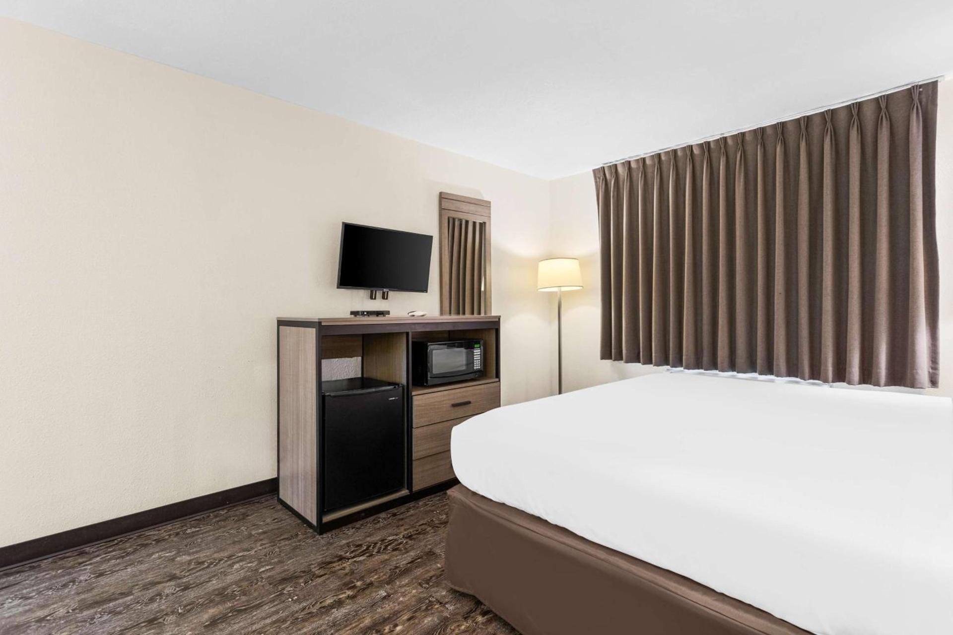 SureStay Hotel by Best Western Albuquerque Midtown photo 23