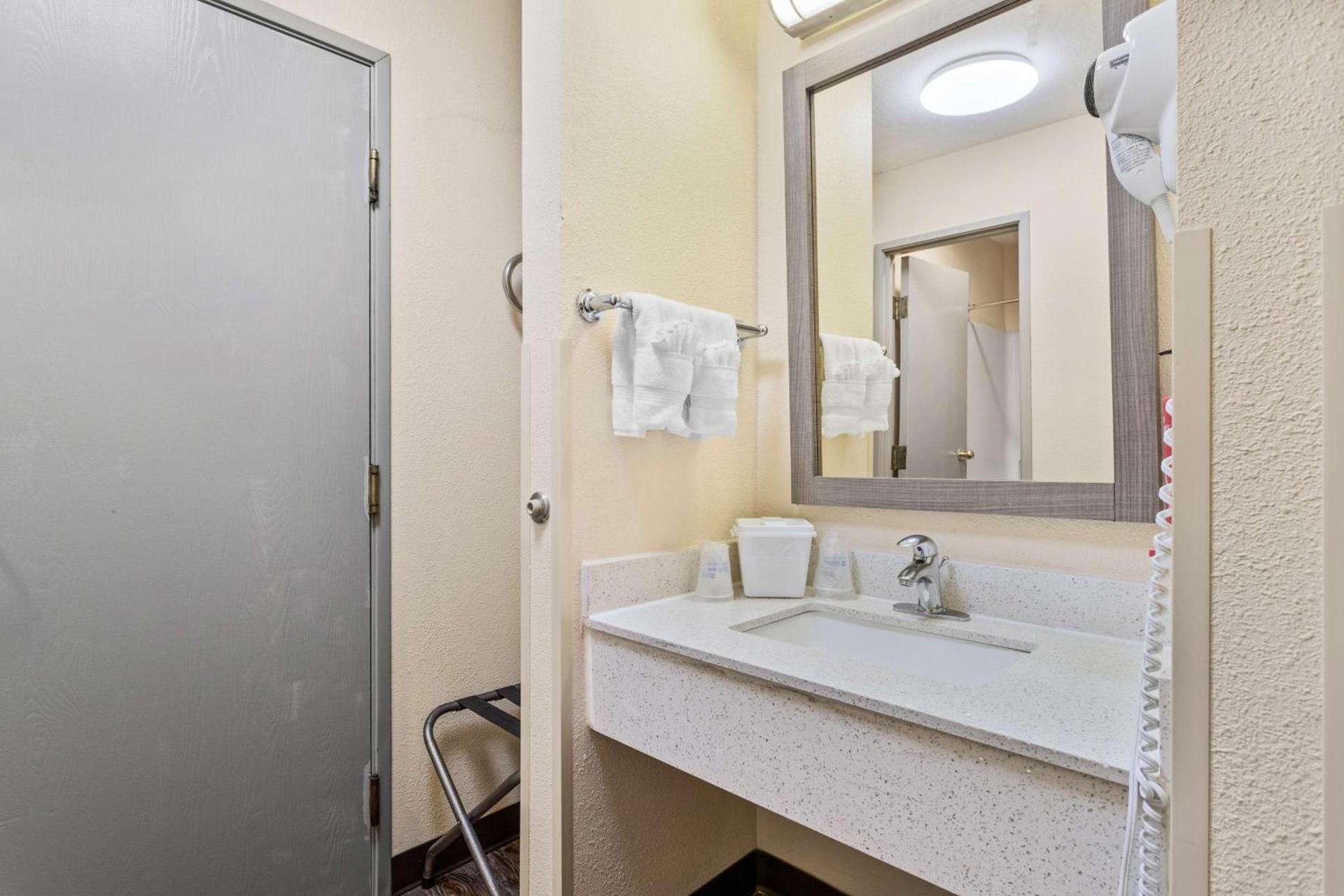 SureStay Hotel by Best Western Albuquerque Midtown photo 29