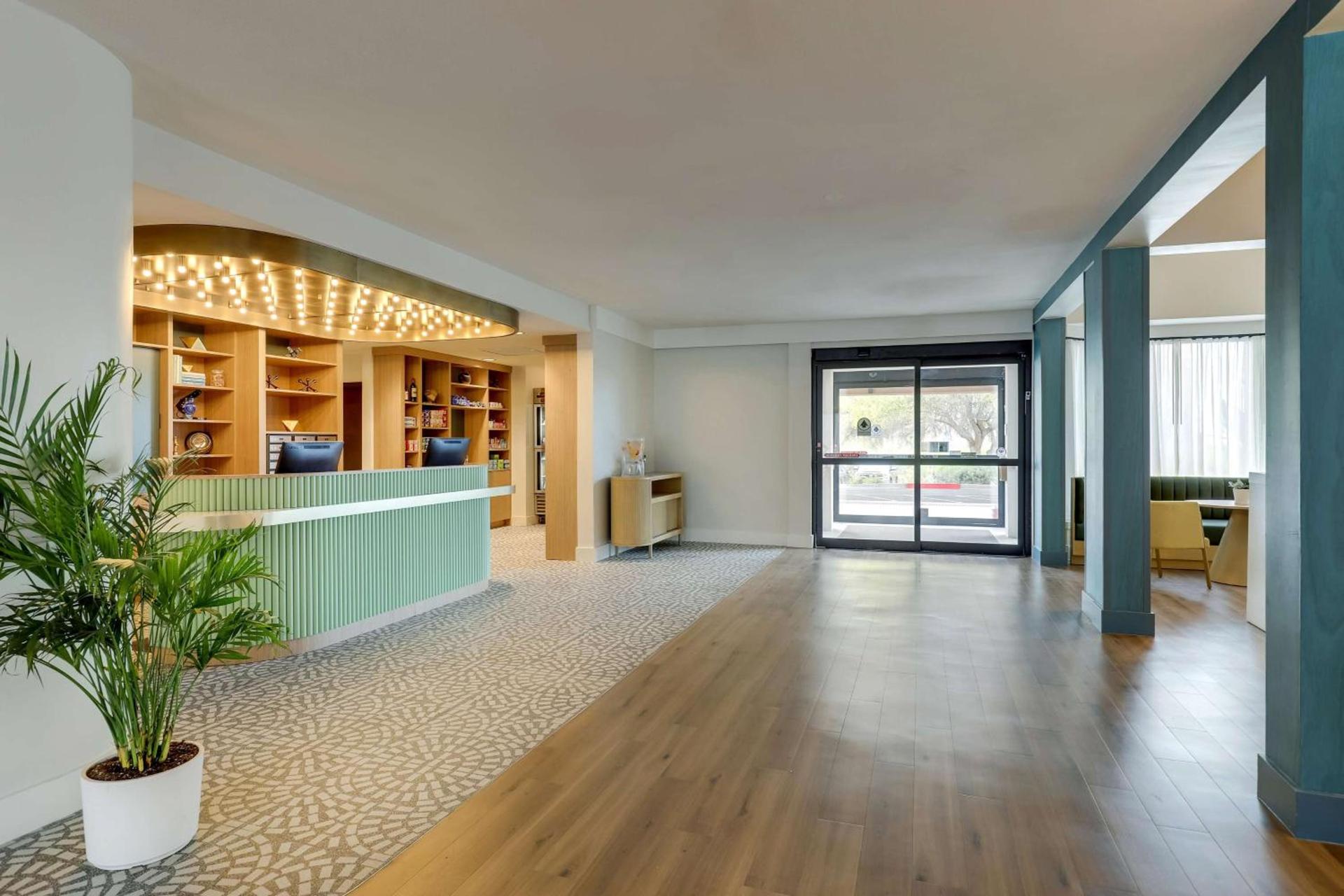 Sonesta Select Scottsdale at Mayo Clinic Campus photo 13