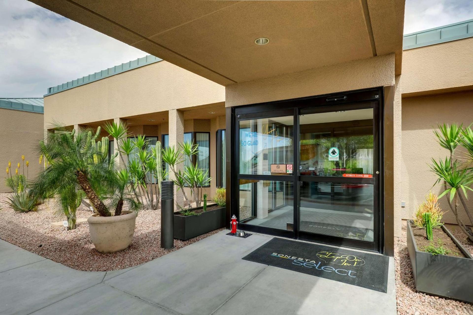 Sonesta Select Scottsdale at Mayo Clinic Campus photo 3
