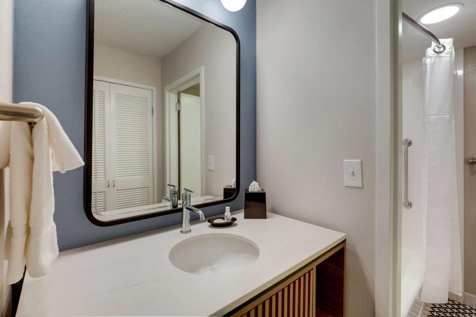 Sonesta Select Scottsdale at Mayo Clinic Campus photo 23