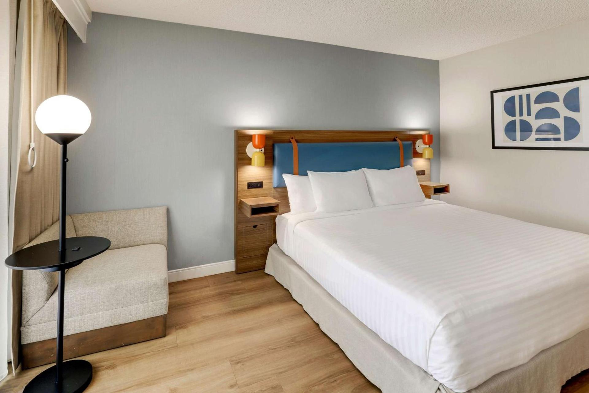 Sonesta Select Scottsdale at Mayo Clinic Campus photo 37