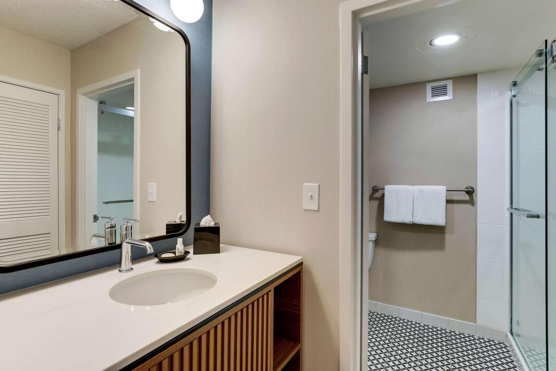 Sonesta Select Scottsdale at Mayo Clinic Campus photo 40
