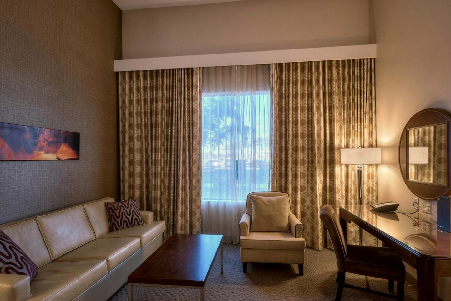 Sheraton Mesa Hotel at Wrigleyville West photo 12