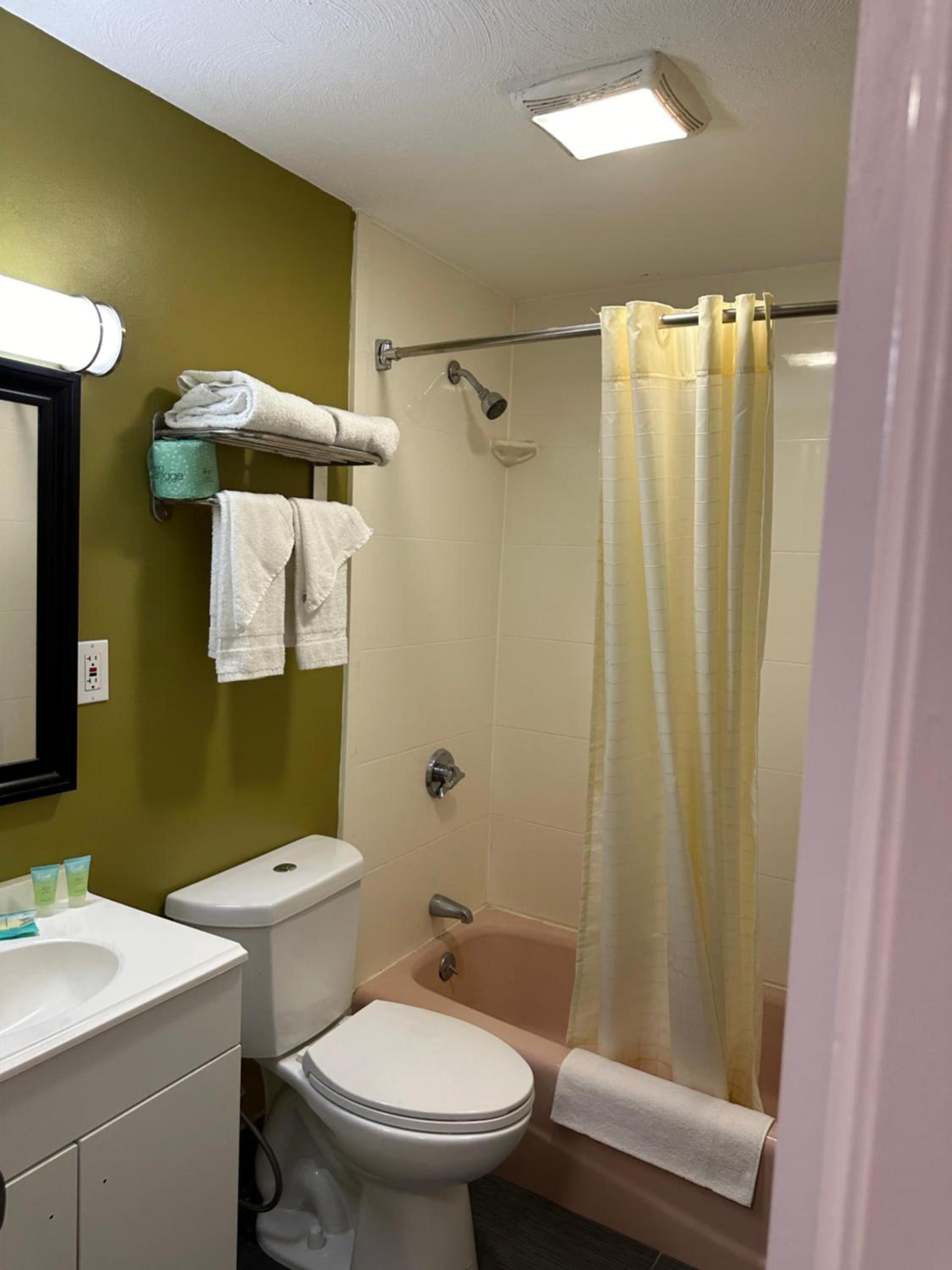 Wickford Motor Inn photo 4