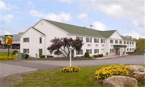 Rodeway Inn photo 30