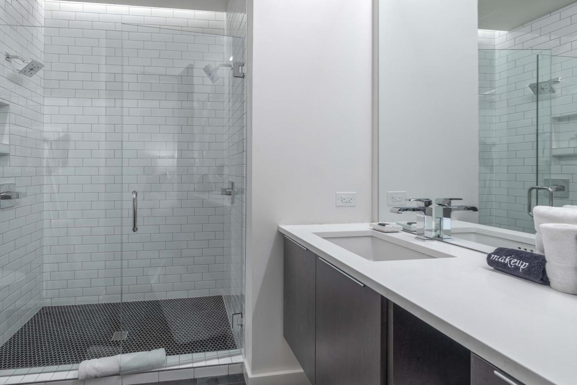 121 Hotel by AvantStay photo 26