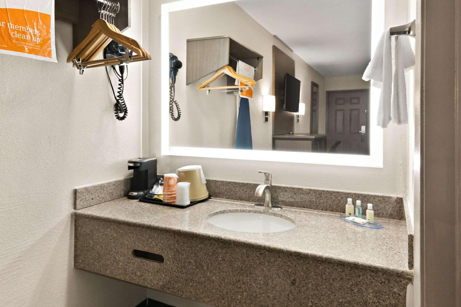 Quality Inn & Suites Weatherford photo 30