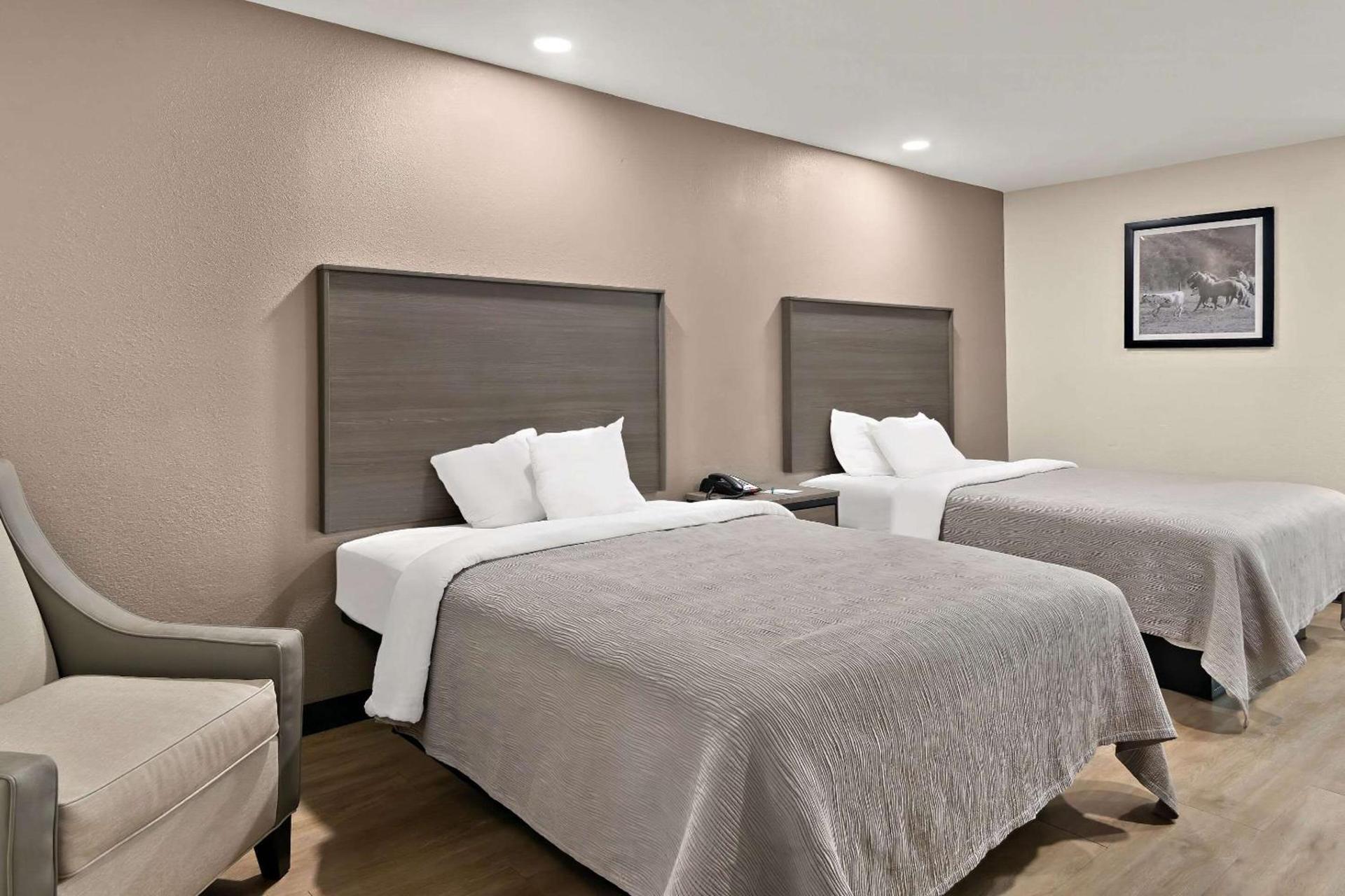 Quality Inn & Suites Weatherford photo 32