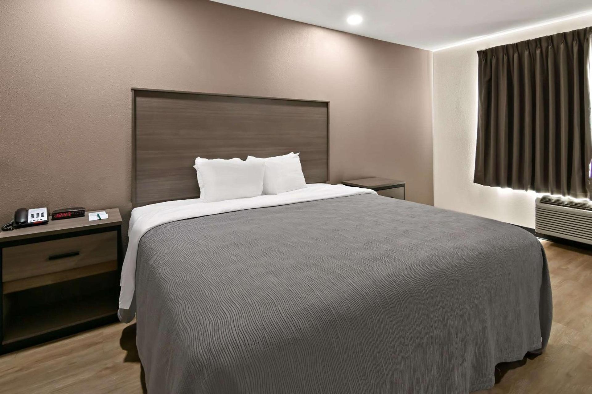 Quality Inn & Suites Weatherford photo 36